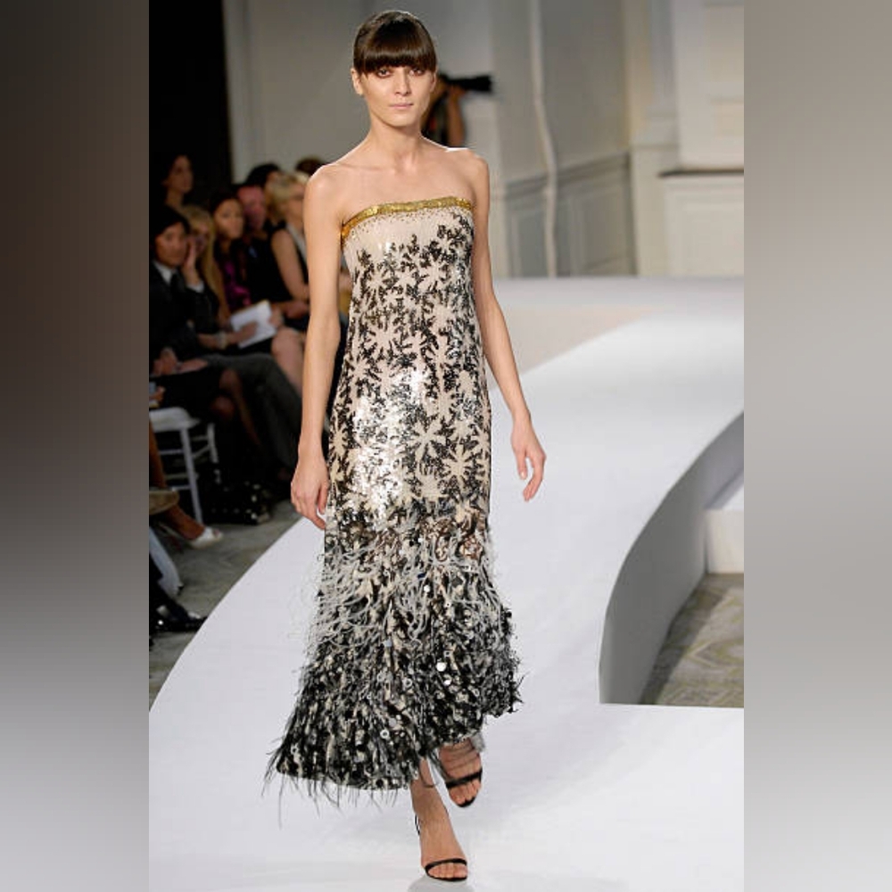 $12,000 OSCAR DE LA RENTA ICONIC BEAUTY, SEQUIN BEADED FEATHER RUNWAY GOWN S